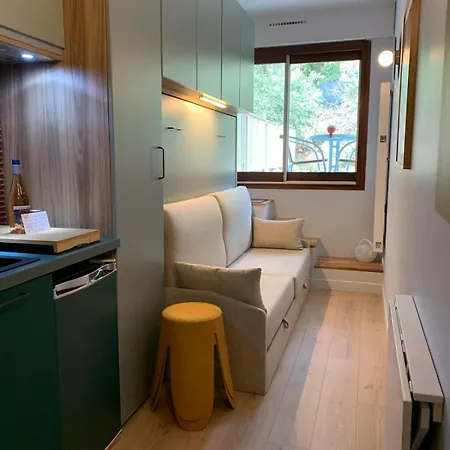 Emile Apartment *